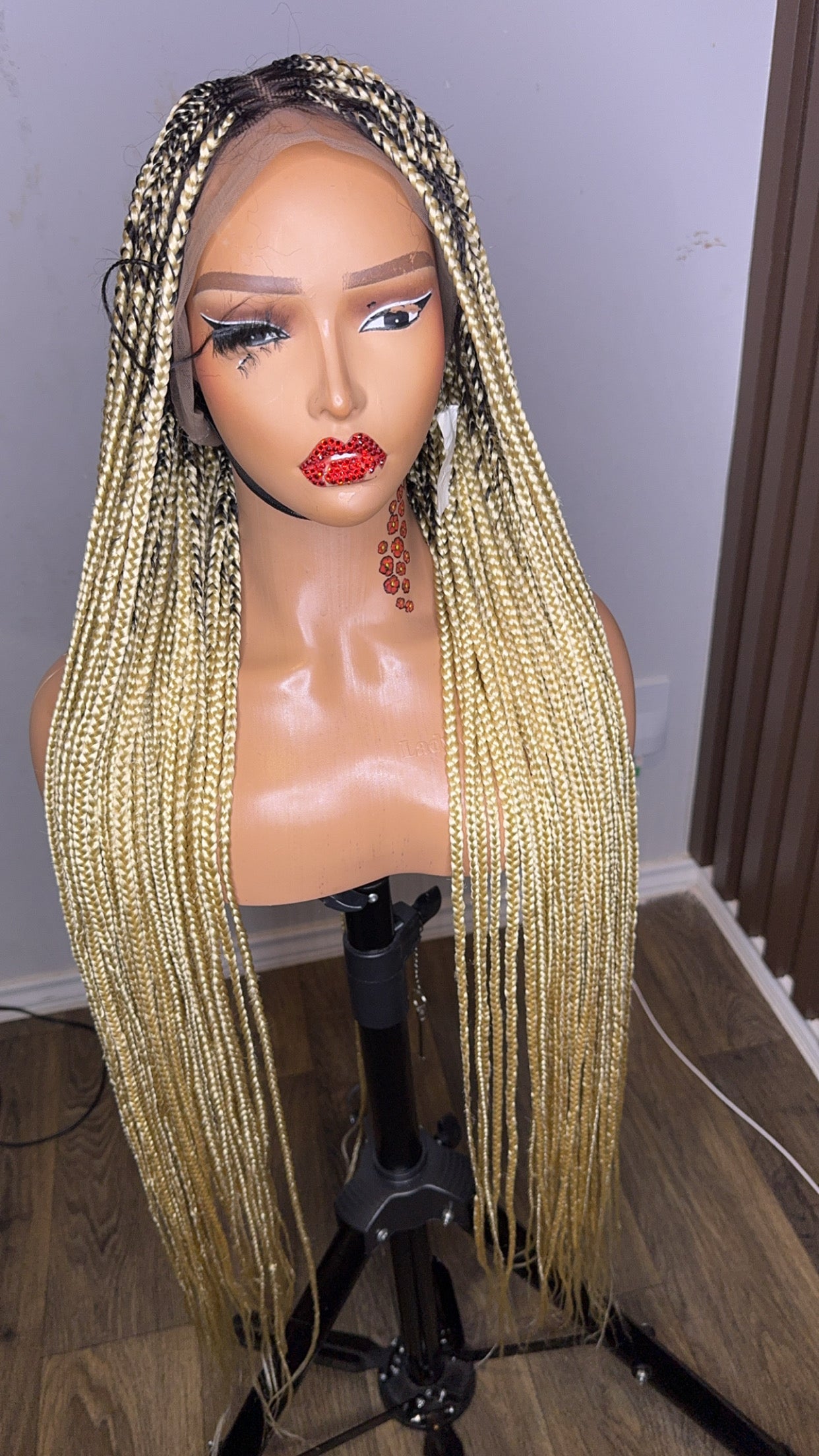 Darkroot 613 knotless braid