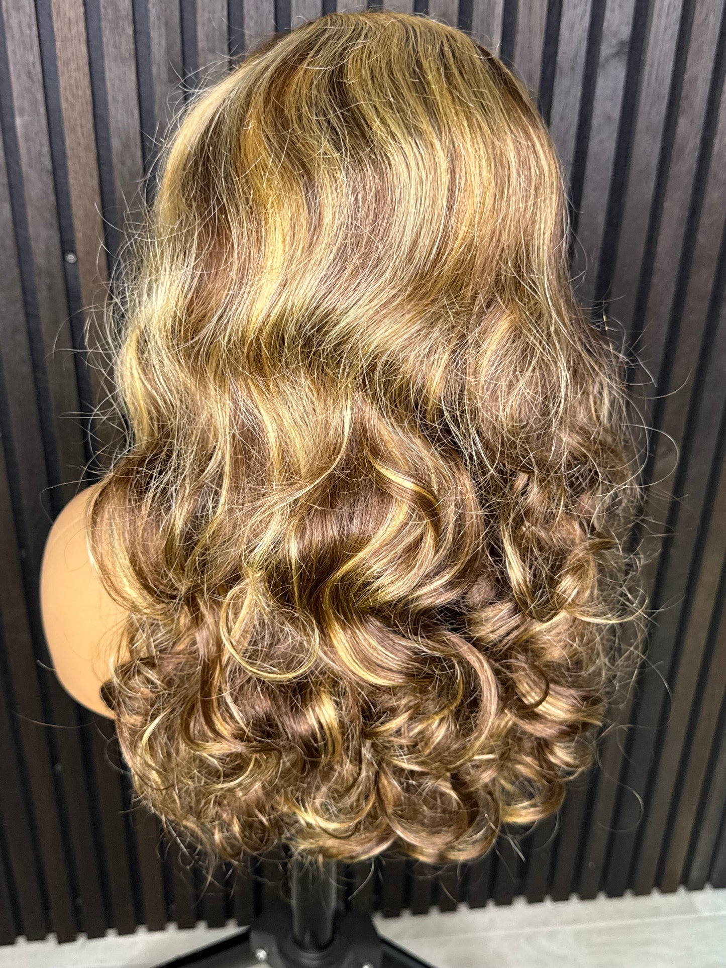 Bounce curl blonde mix highlights