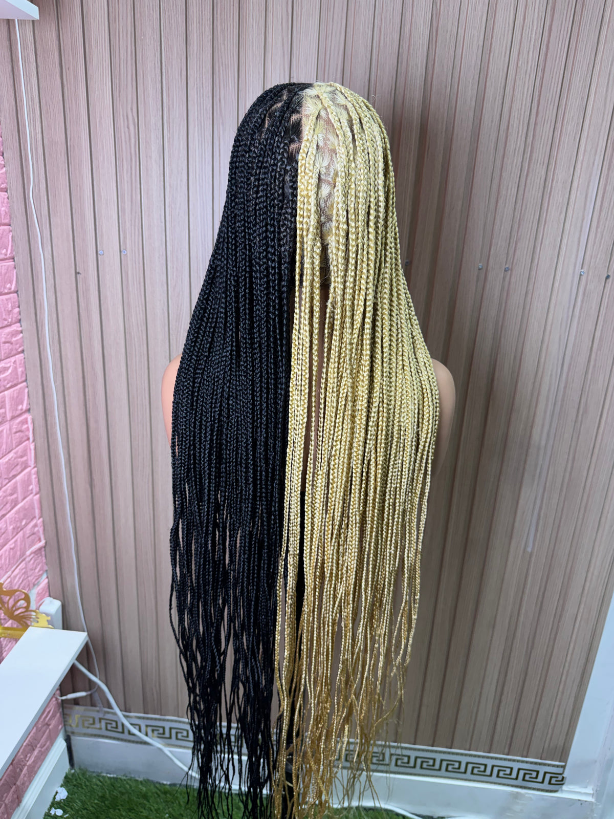 Black and blonde sided knotless braided wig fullace