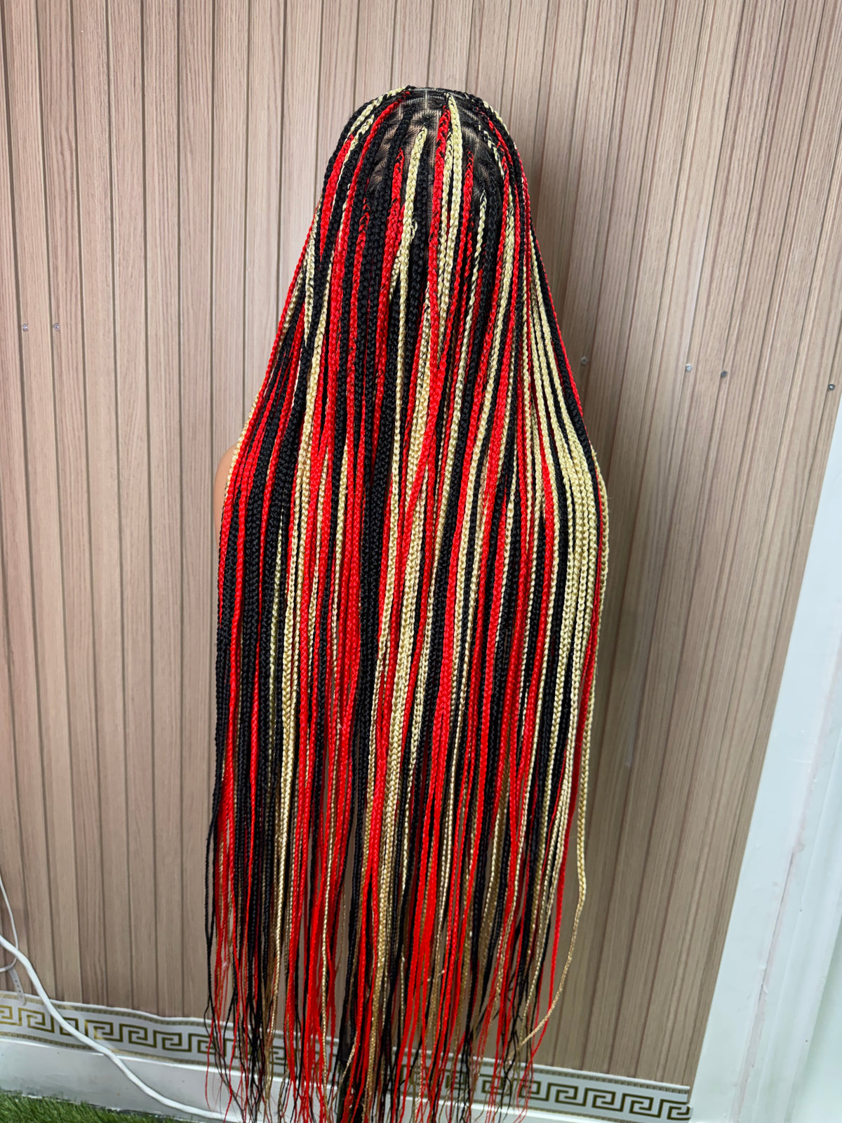 Red highlights knotless braided wig