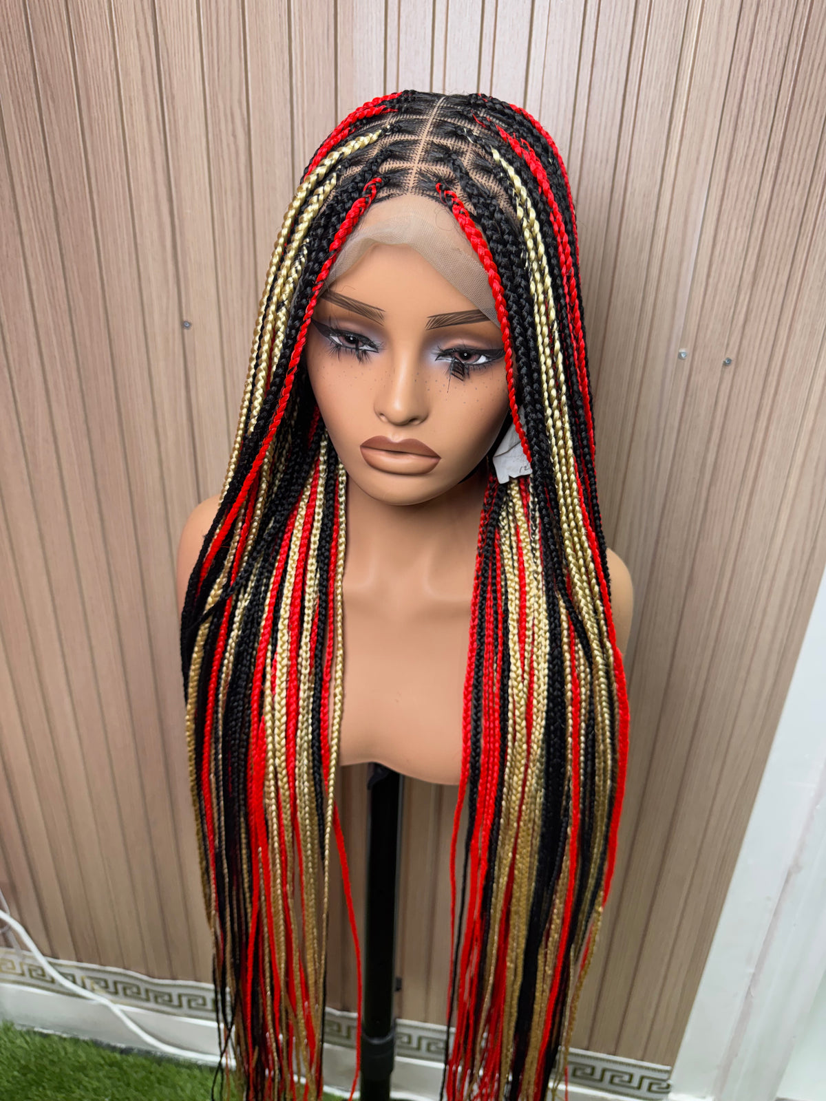 Red highlights knotless braided wig