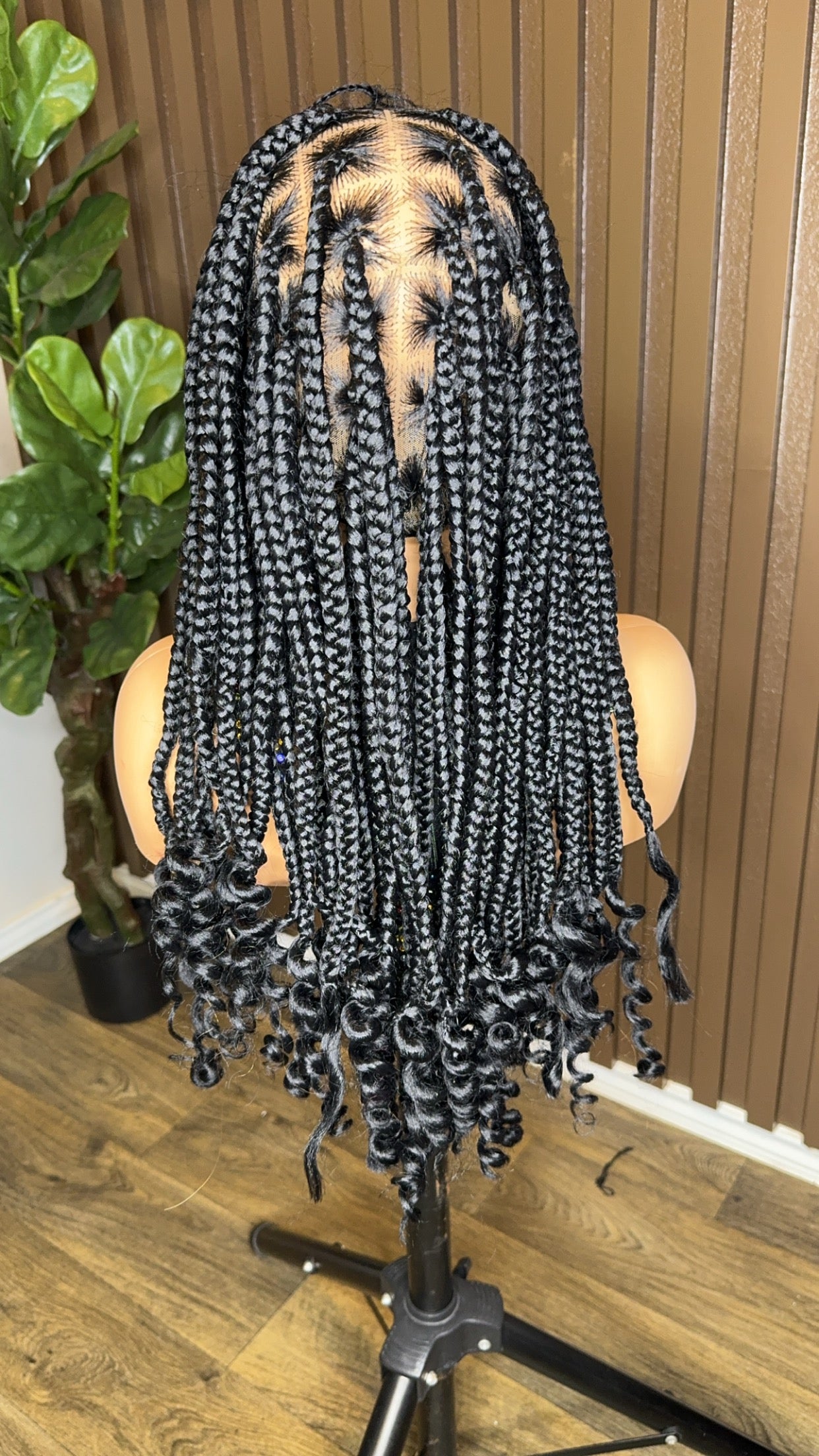 Jumbo short braids