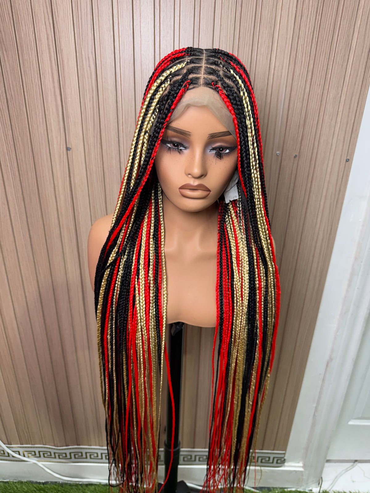 Red highlights knotless braided wig
