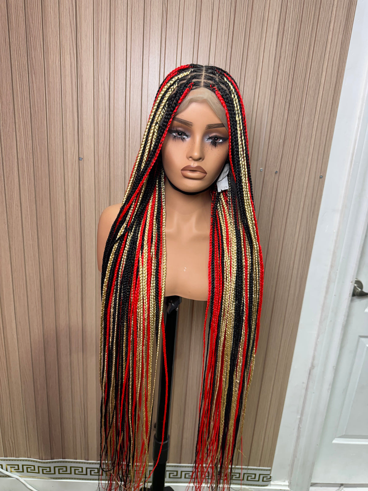 Red highlights knotless braided wig
