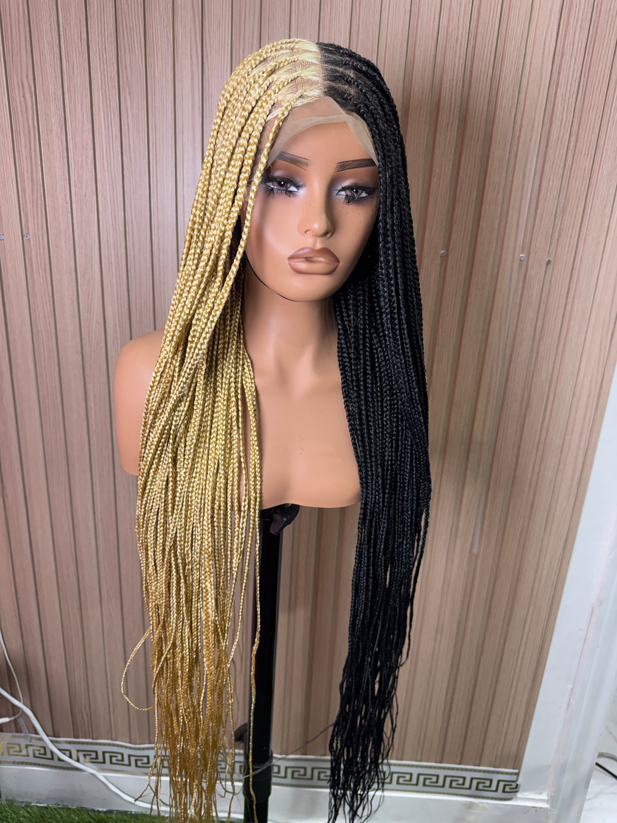 Black and blonde sided knotless braided wig fullace