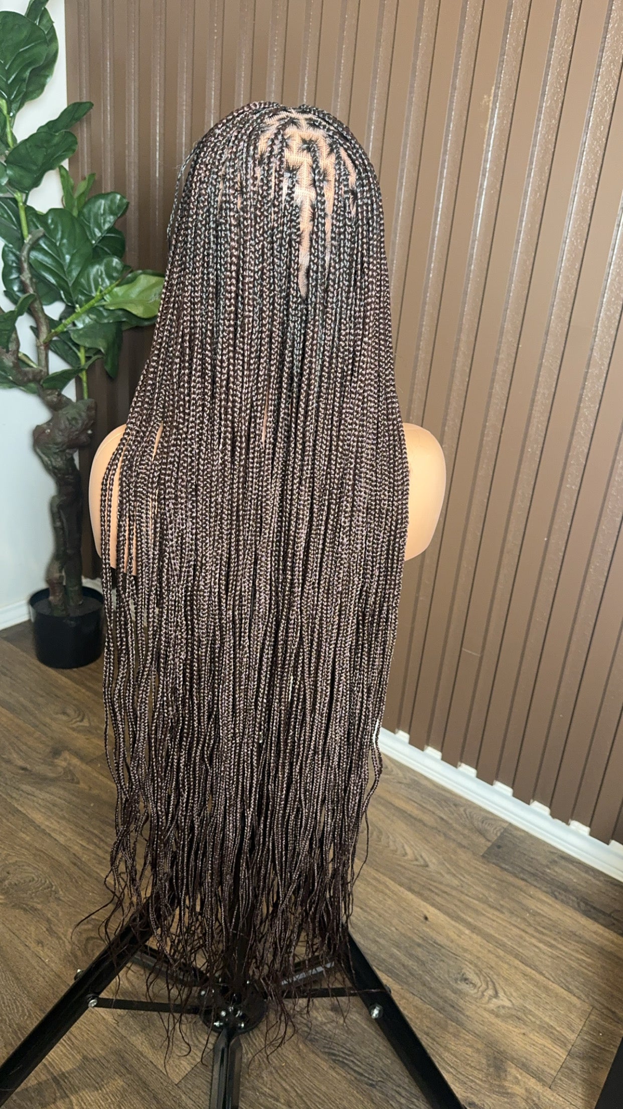 Brown knotless braids medium knots