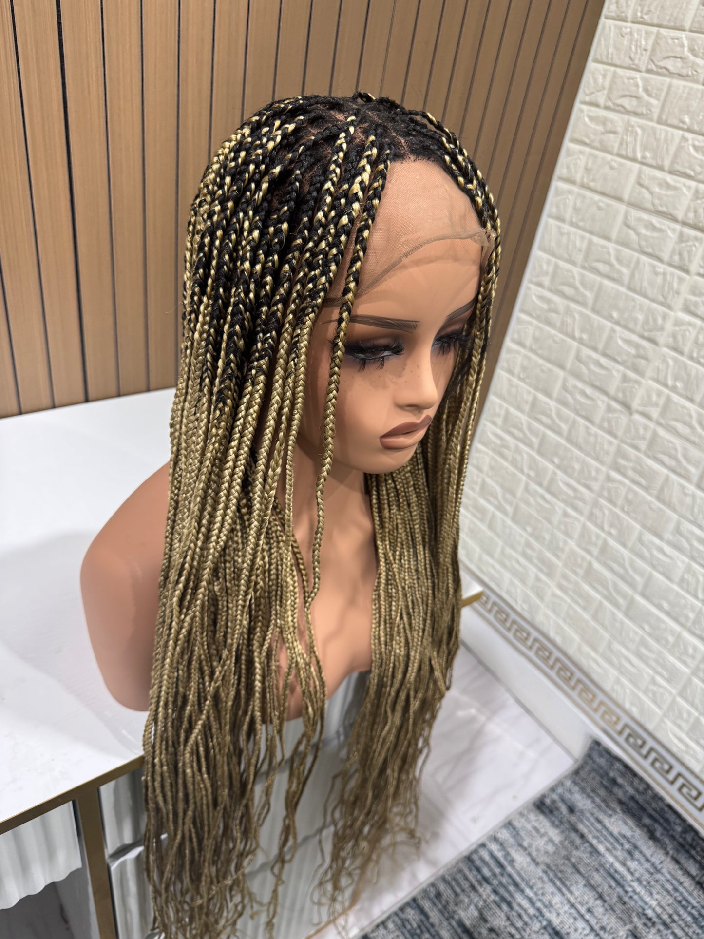 Honeymix blonde dark root fullace knotless braided wig
