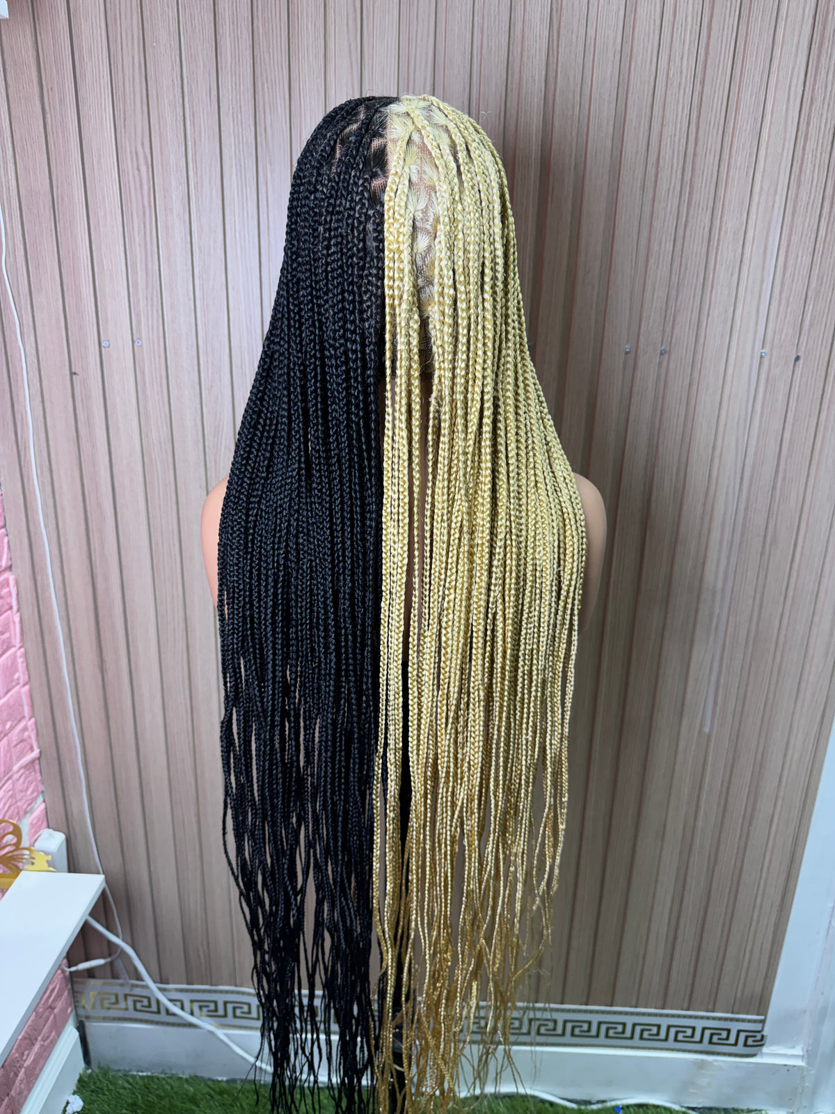 Black and blonde sided knotless braided wig fullace
