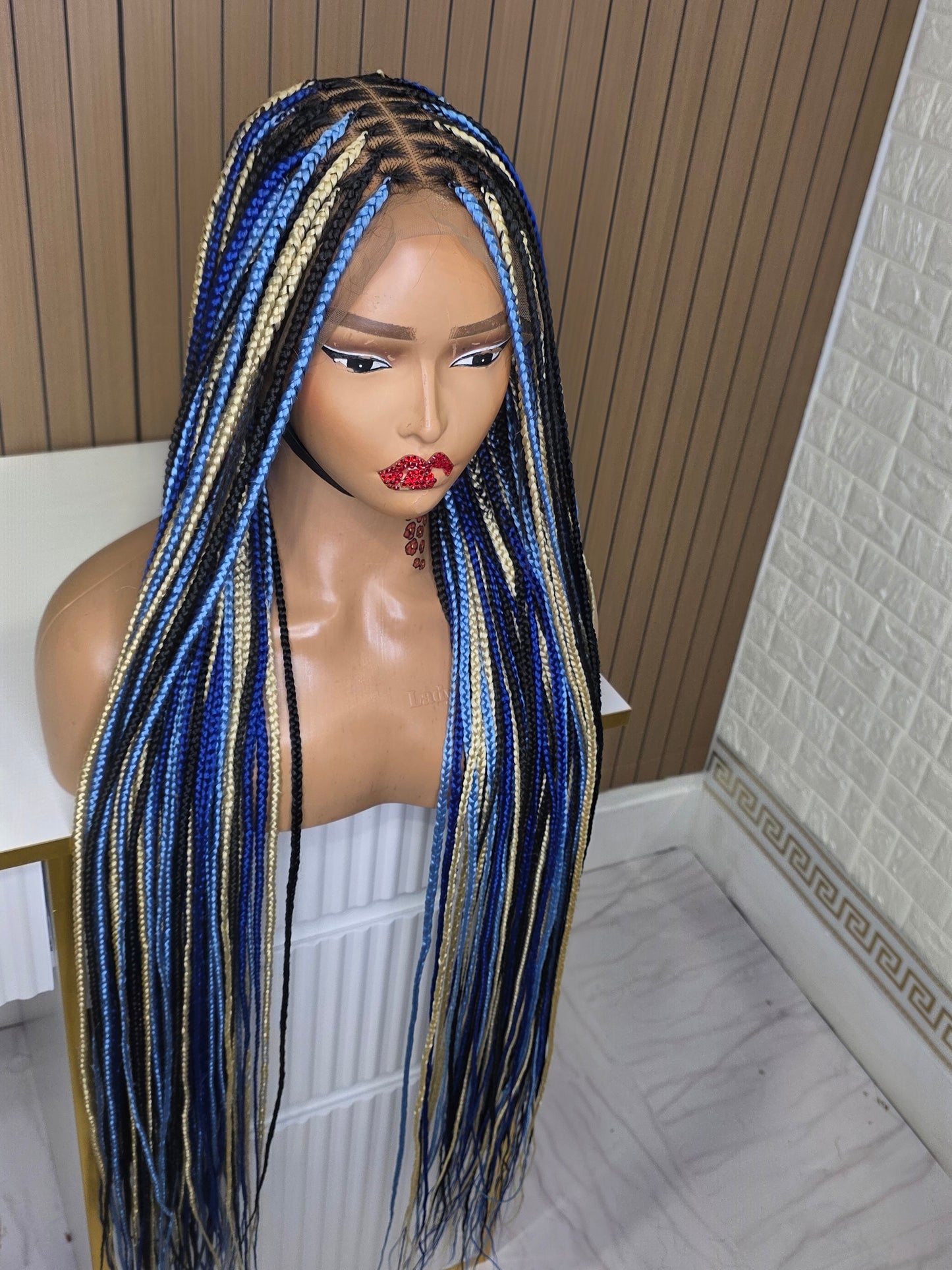 Blue highlight  knotless braided wig